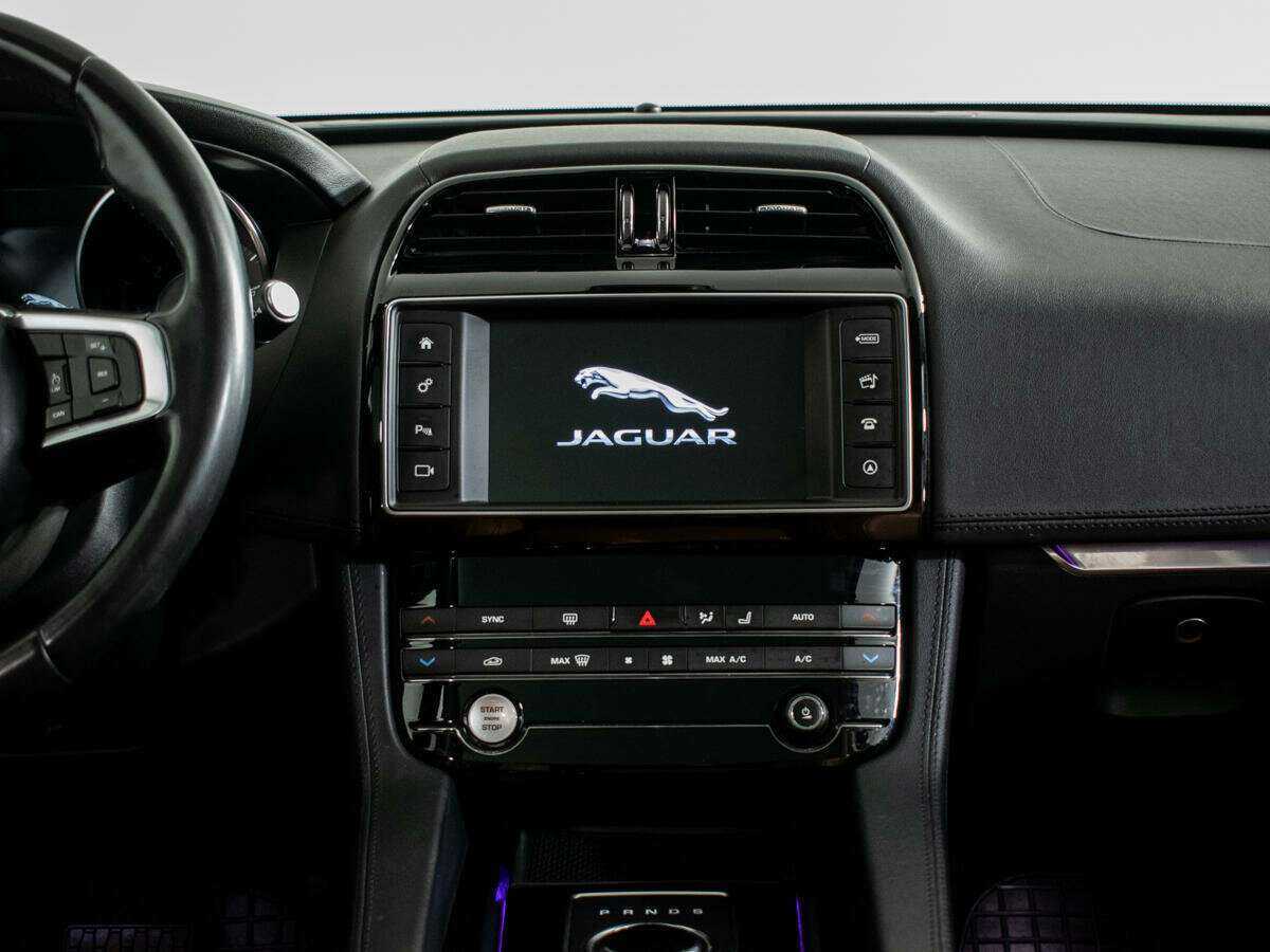 Jaguar F-Pace, 2018 Фото №11