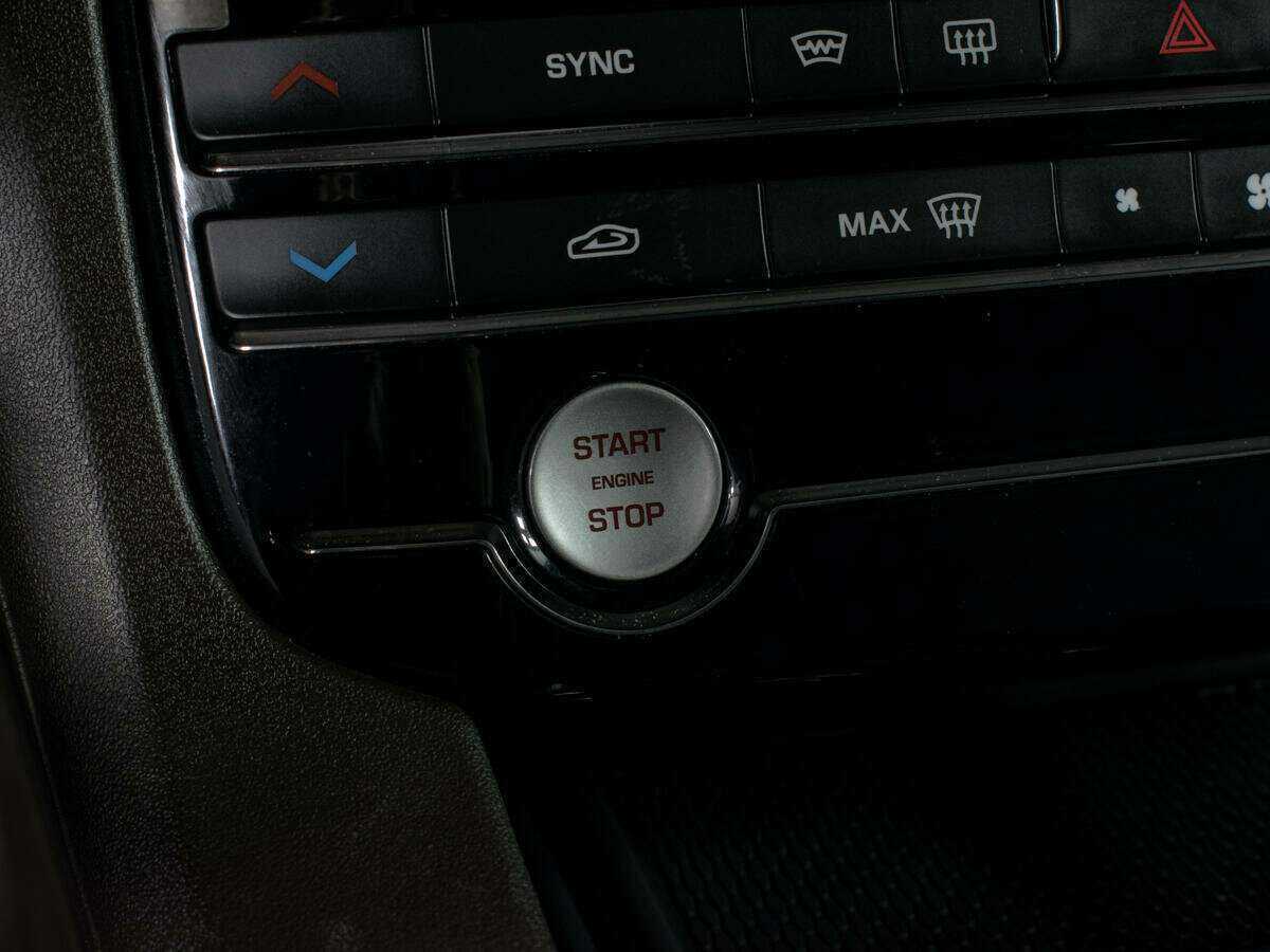 Jaguar F-Pace, 2016 Фото №19