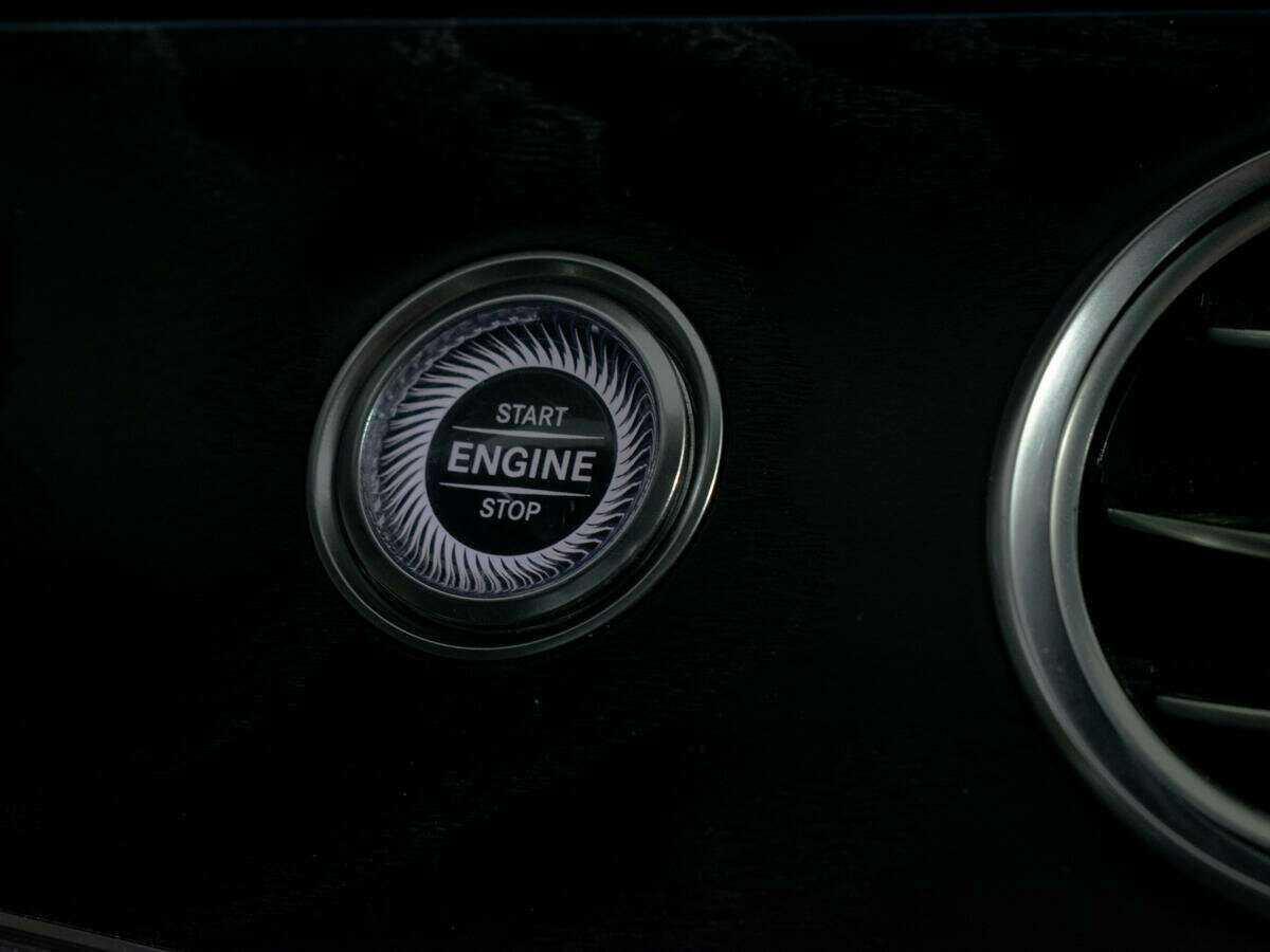 Mercedes-Benz E-Класс 200, 2019 Фото №14