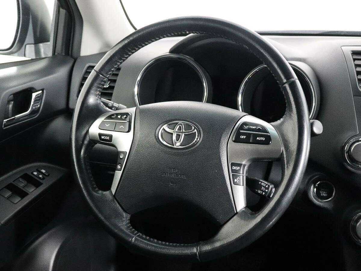 Toyota Highlander, 2011 Фото №13