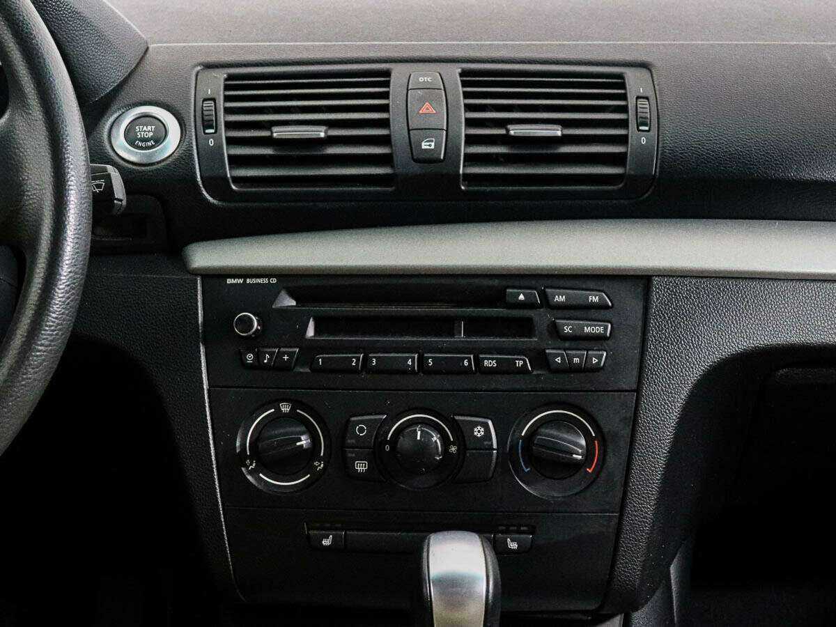 BMW 1 серии 116i, 2009 Фото №12