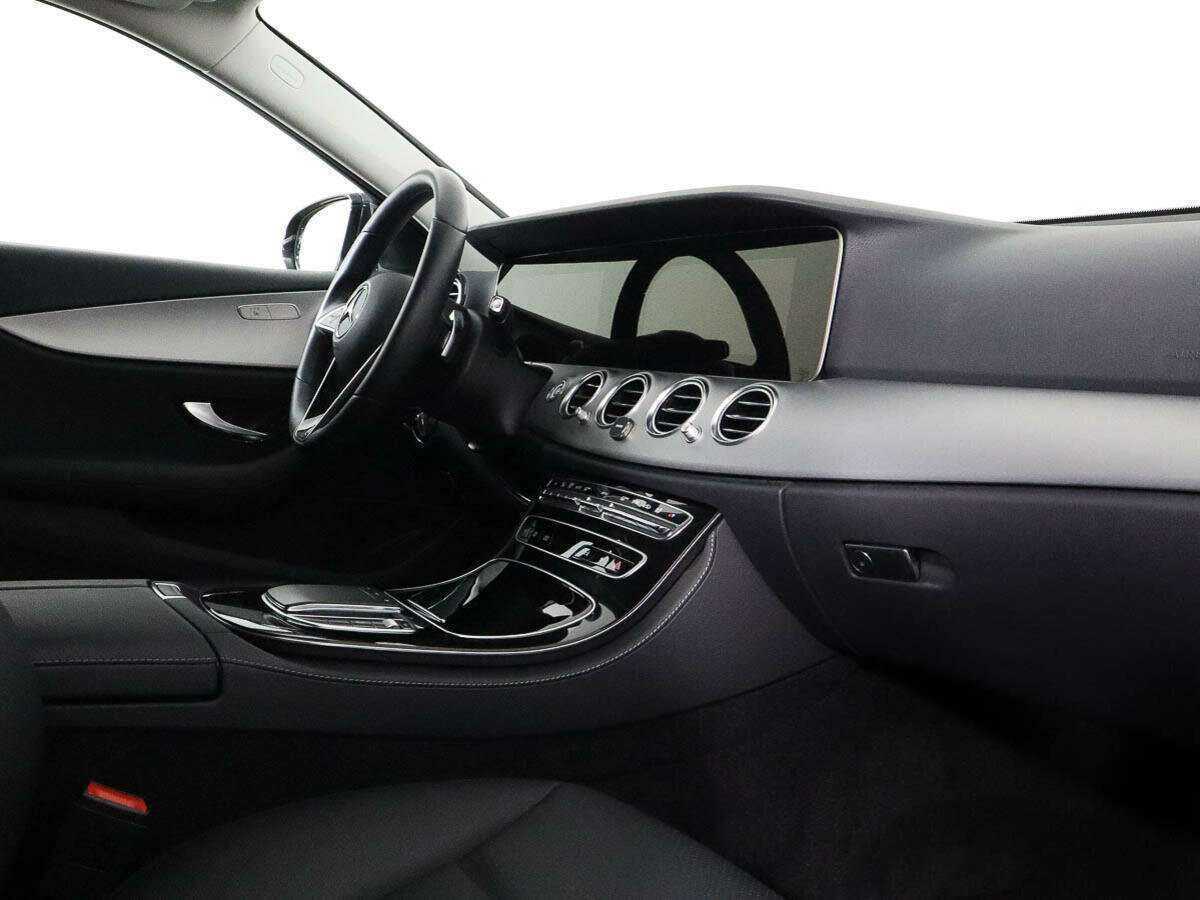 Mercedes-Benz E-Класс 220 d, 2022 - 6 296 км. | Фото №7