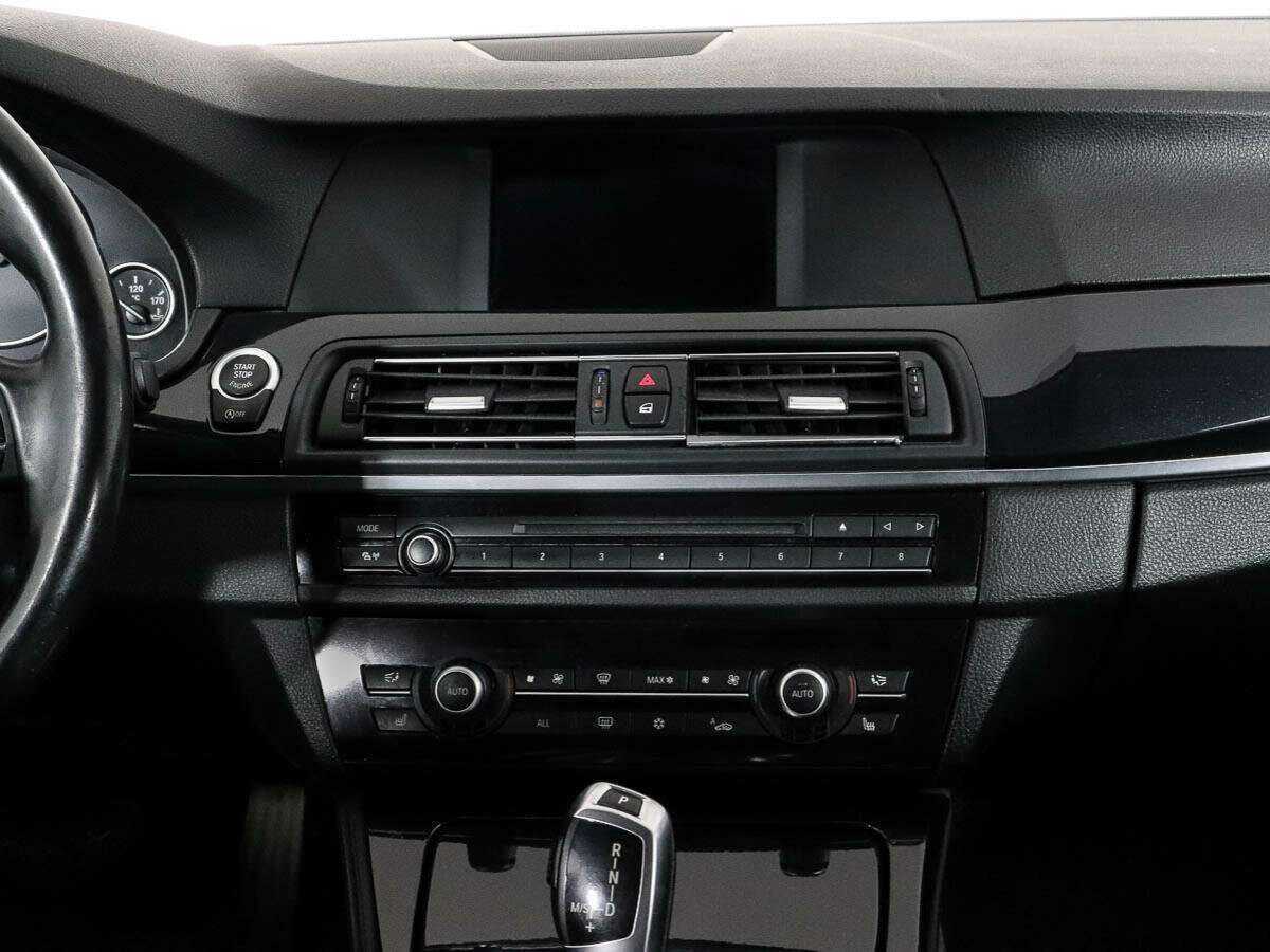 BMW 5 серии 528i, 2011 Фото №10