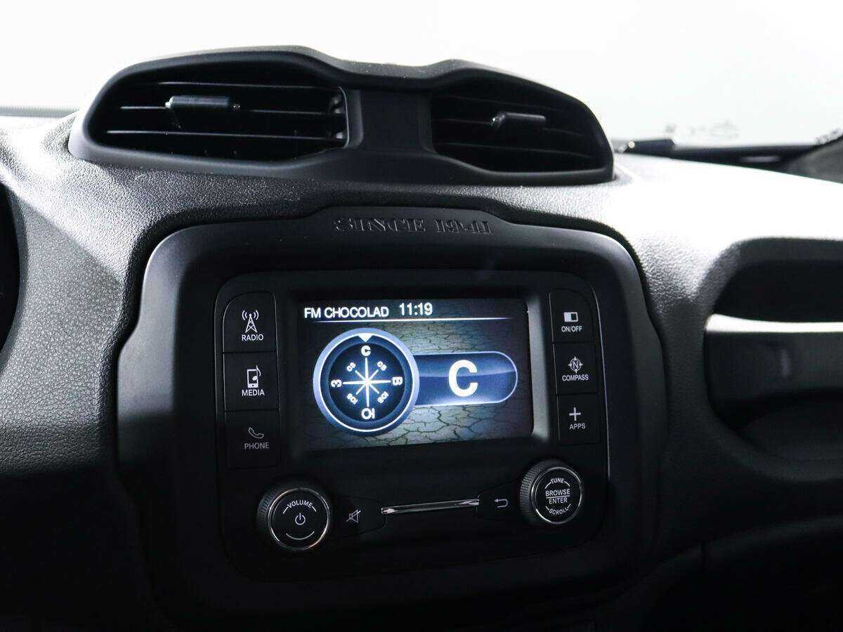 Jeep Renegade, 2017 Фото №14