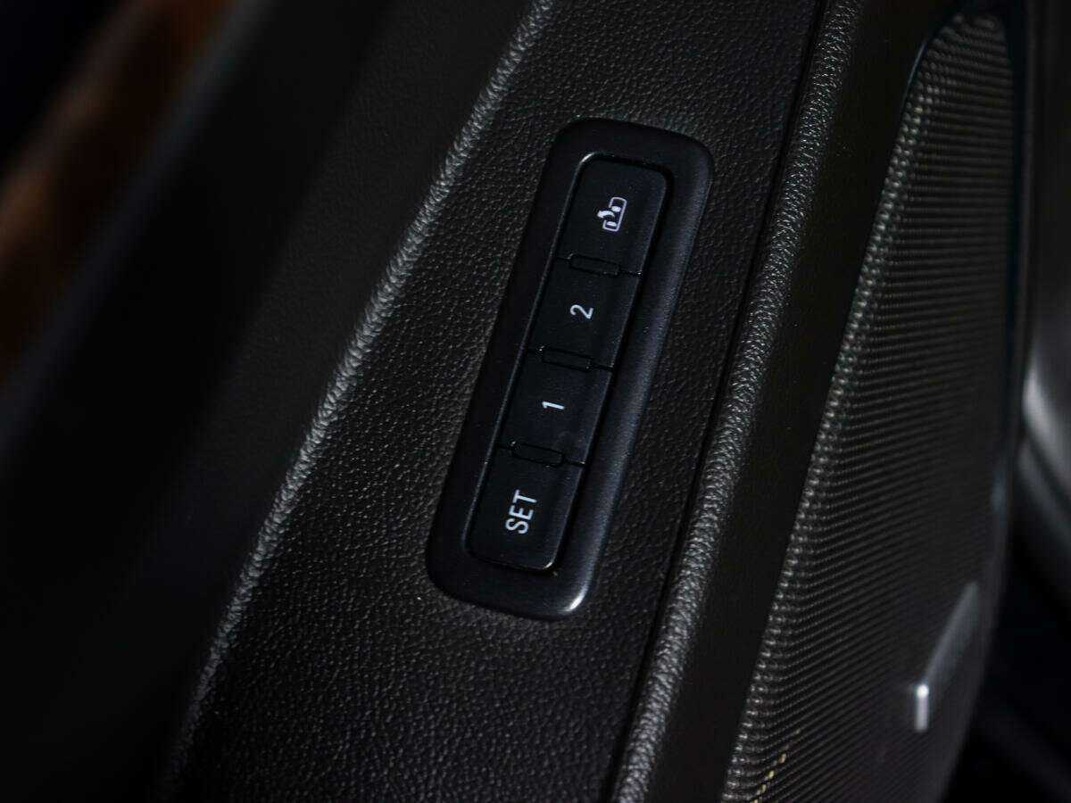 Chevrolet Tahoe, 2016 Фото №24