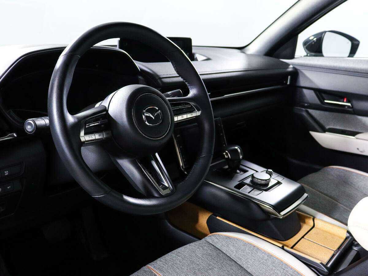 Mazda MX-30, 2020 Фото №13