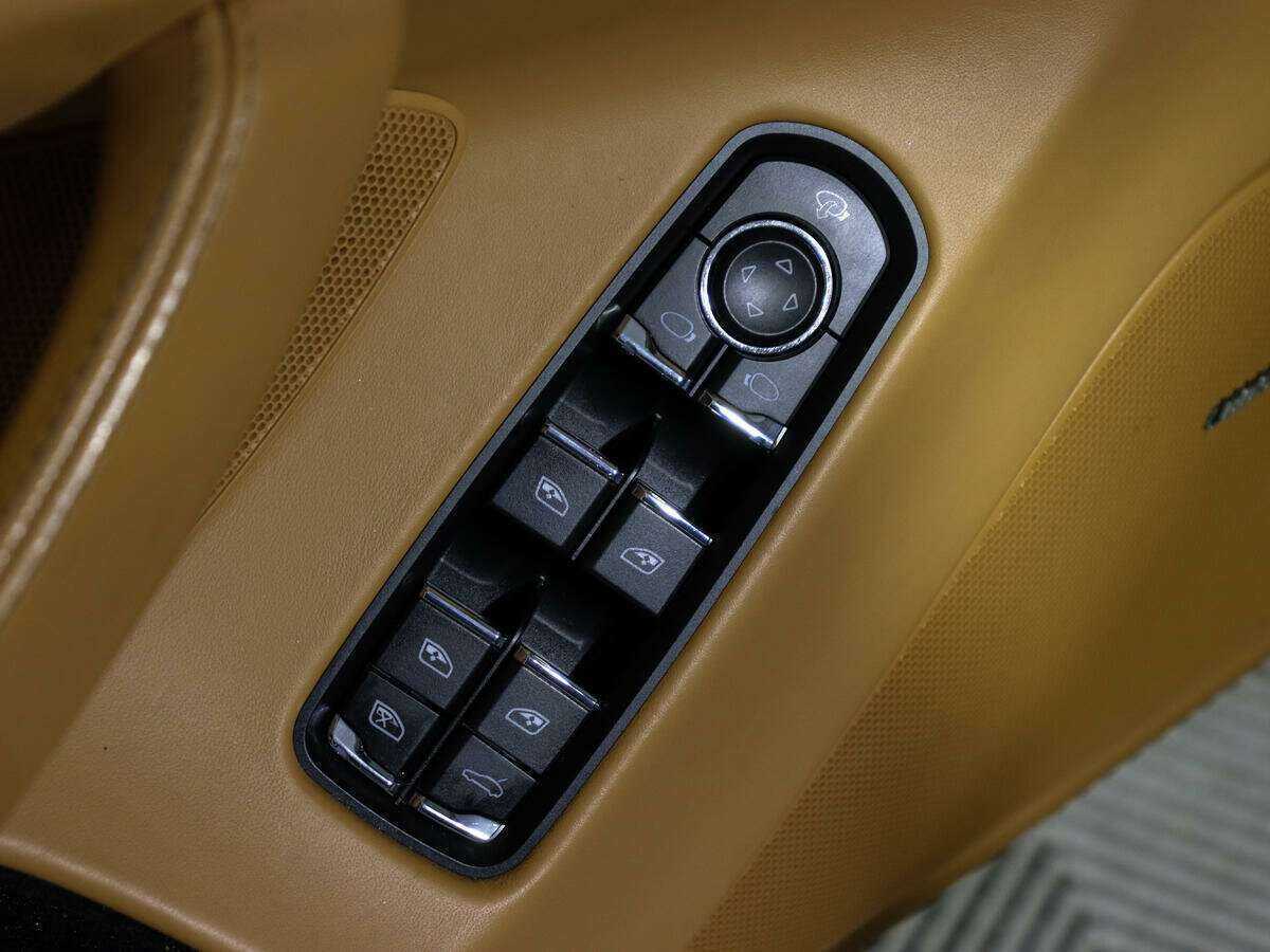 Porsche Panamera 4, 2015 Фото №17