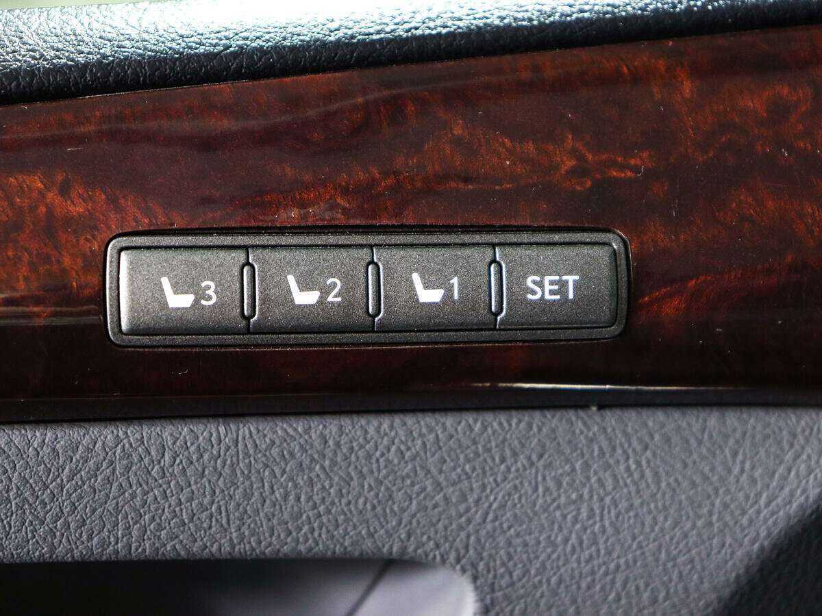 Lexus LX 570, 2008 Фото №21