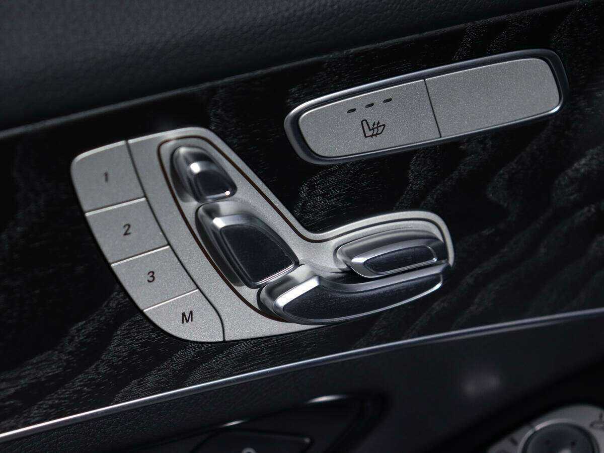 Mercedes-Benz GLC Coupe 300, 2020 Фото №18