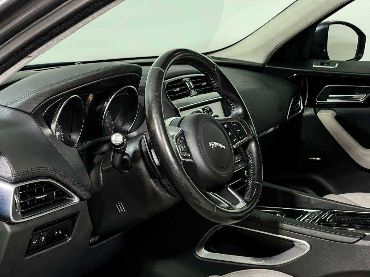 Jaguar F-Pace, 2019 Фото №10