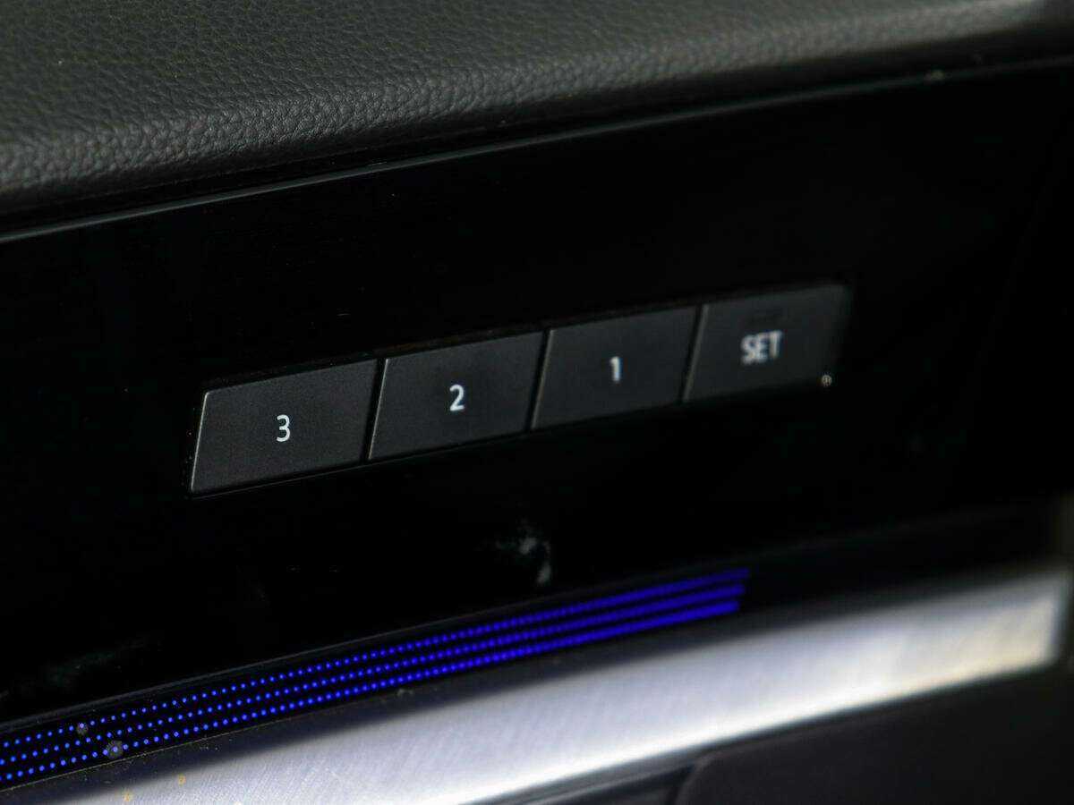 Volkswagen Touareg, 2020 Фото №18