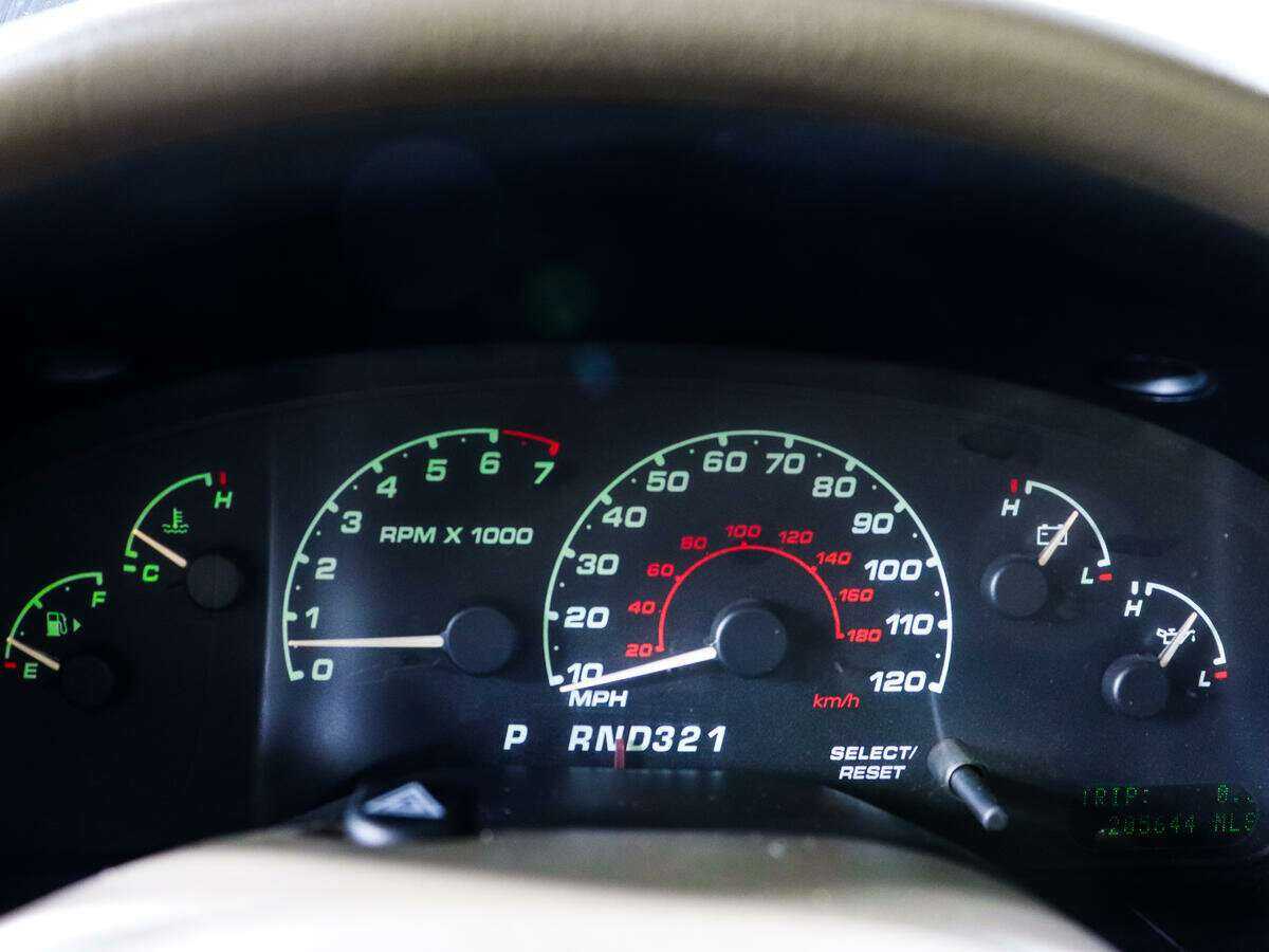 Ford Explorer, 2002 Фото №9