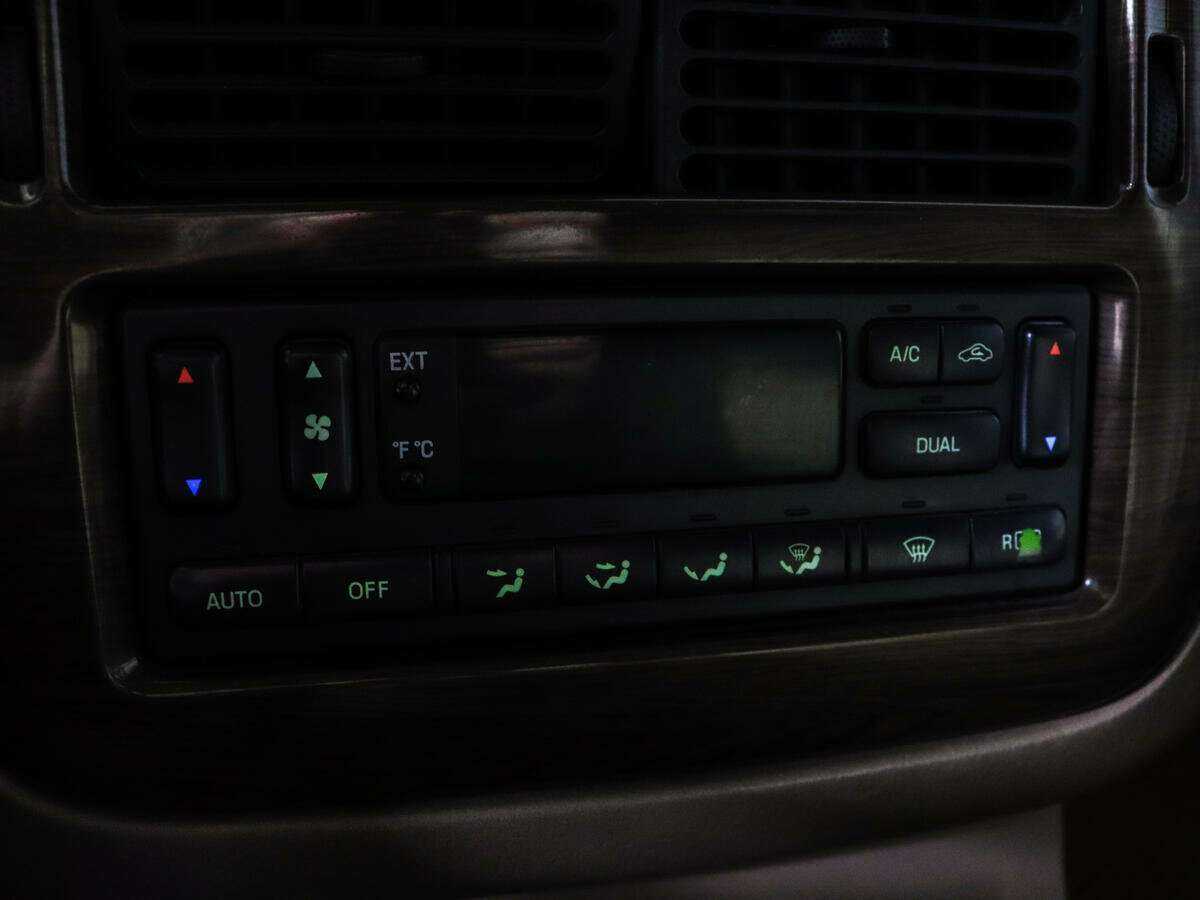 Ford Explorer, 2002 Фото №14