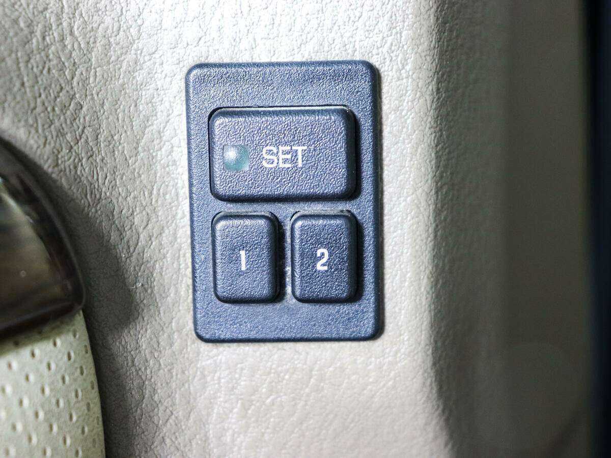 Ford Explorer, 2002 Фото №16