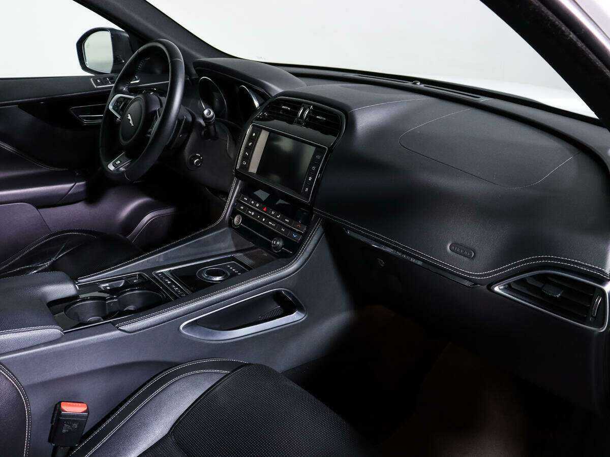 Jaguar F-Pace, 2016 Фото №9