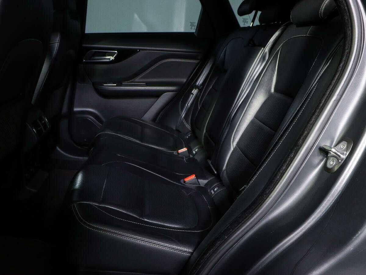 Jaguar F-Pace, 2016 Фото №10