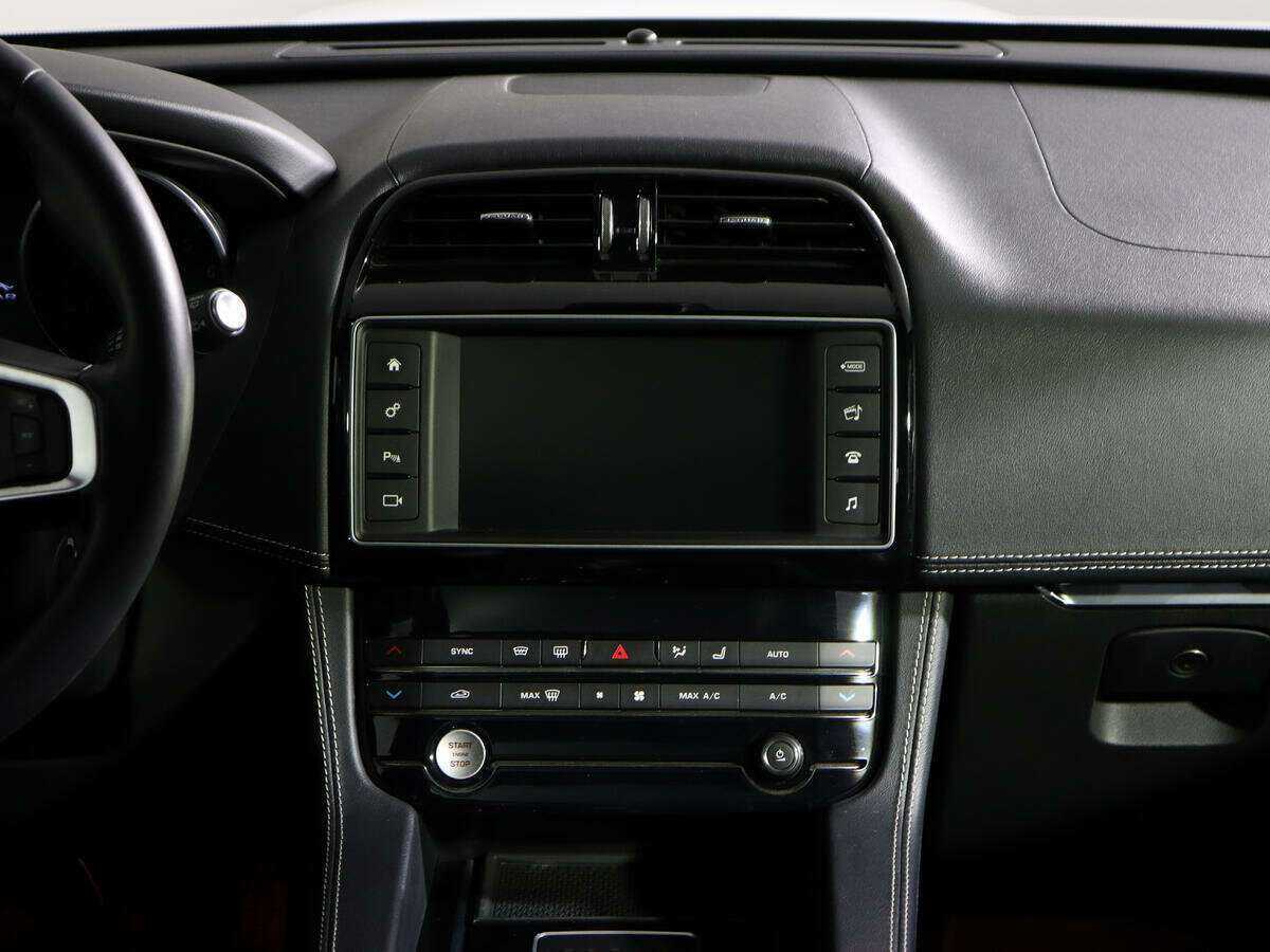 Jaguar F-Pace, 2016 Фото №13