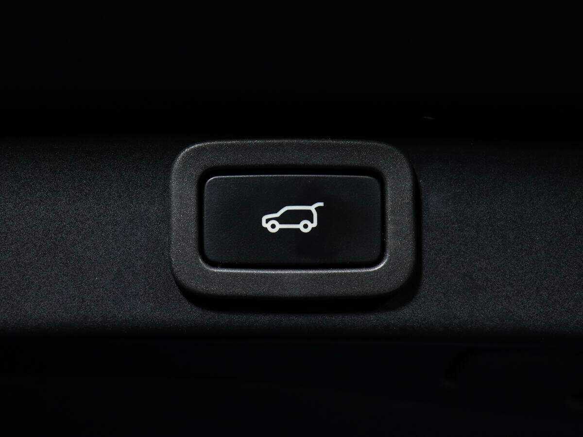 Jaguar F-Pace, 2016 Фото №16