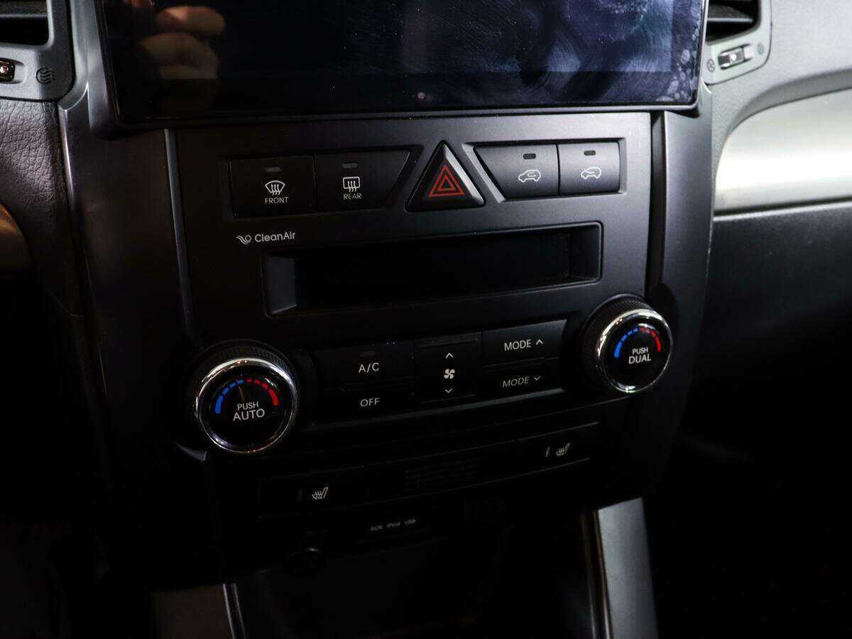 Kia Sorento, 2011 Фото №16