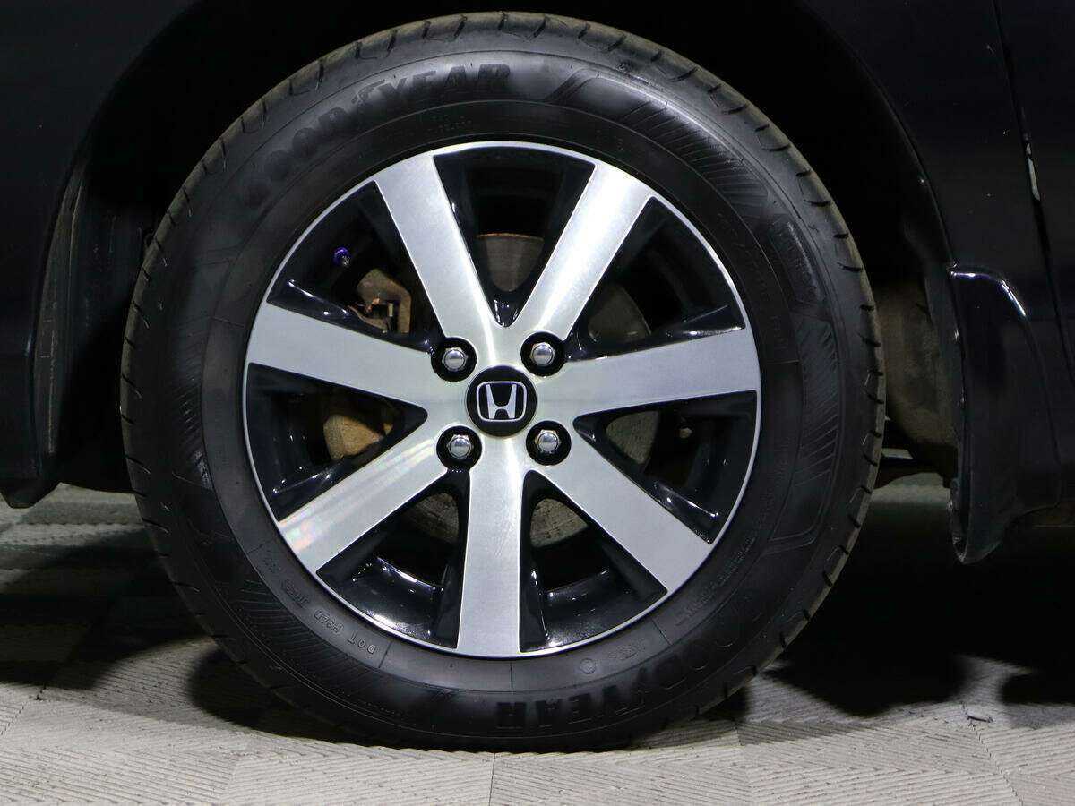 Honda Freed Spike, 2012 Фото №13