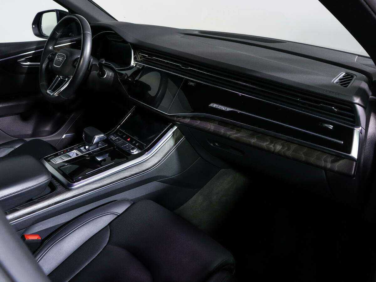 Audi Q8 55 TFSI, 2018 - 30 400 км. | Фото №7