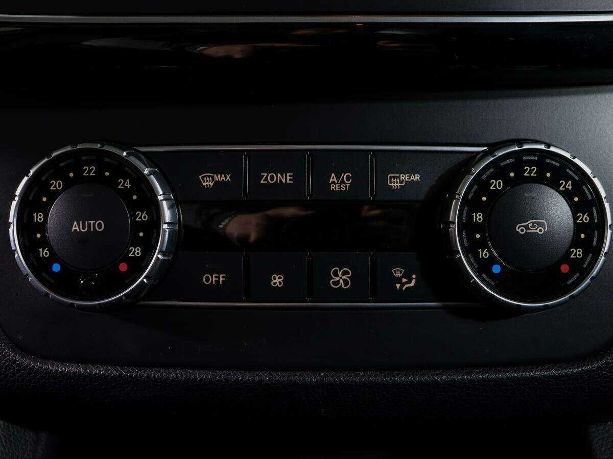 Mercedes-Benz GLE 300, 2016 Фото №26