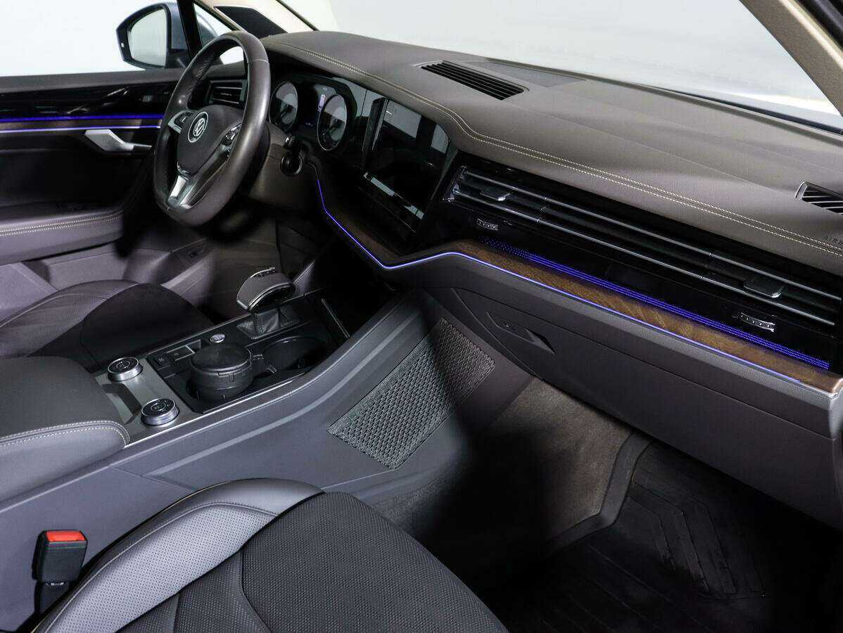 Volkswagen Touareg, 2018 Фото №8