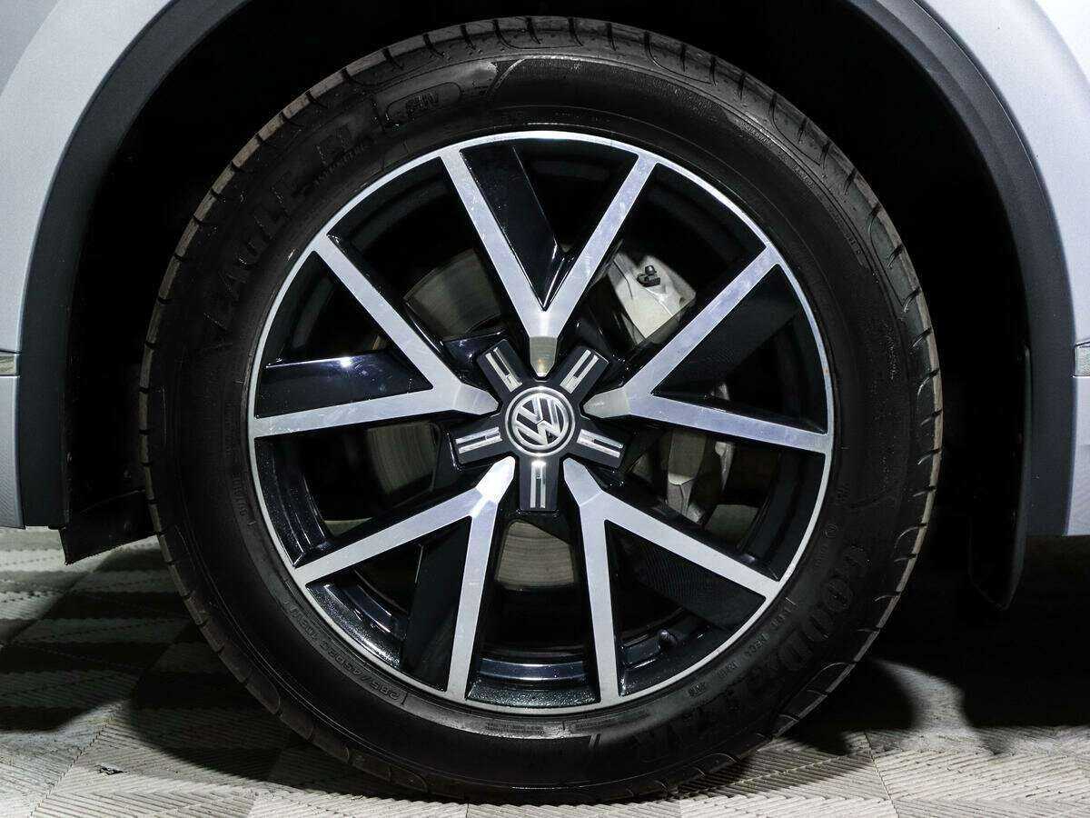 Volkswagen Touareg, 2018 Фото №14