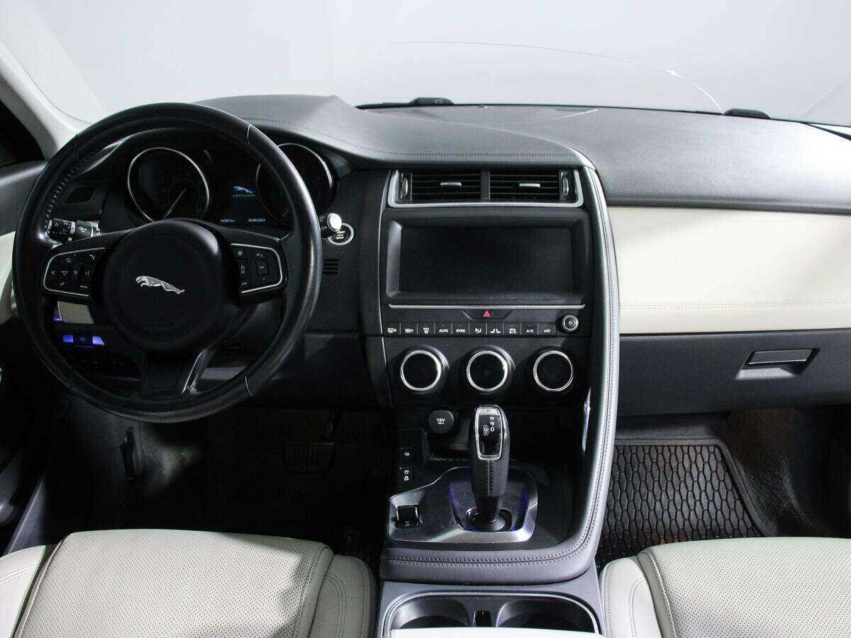 Jaguar E-Pace, 2018 Фото №10