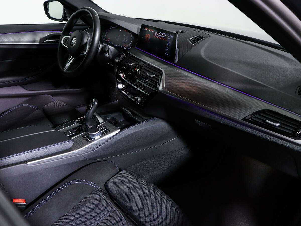 BMW 5 серии 530i xDrive, 2020 Фото №10