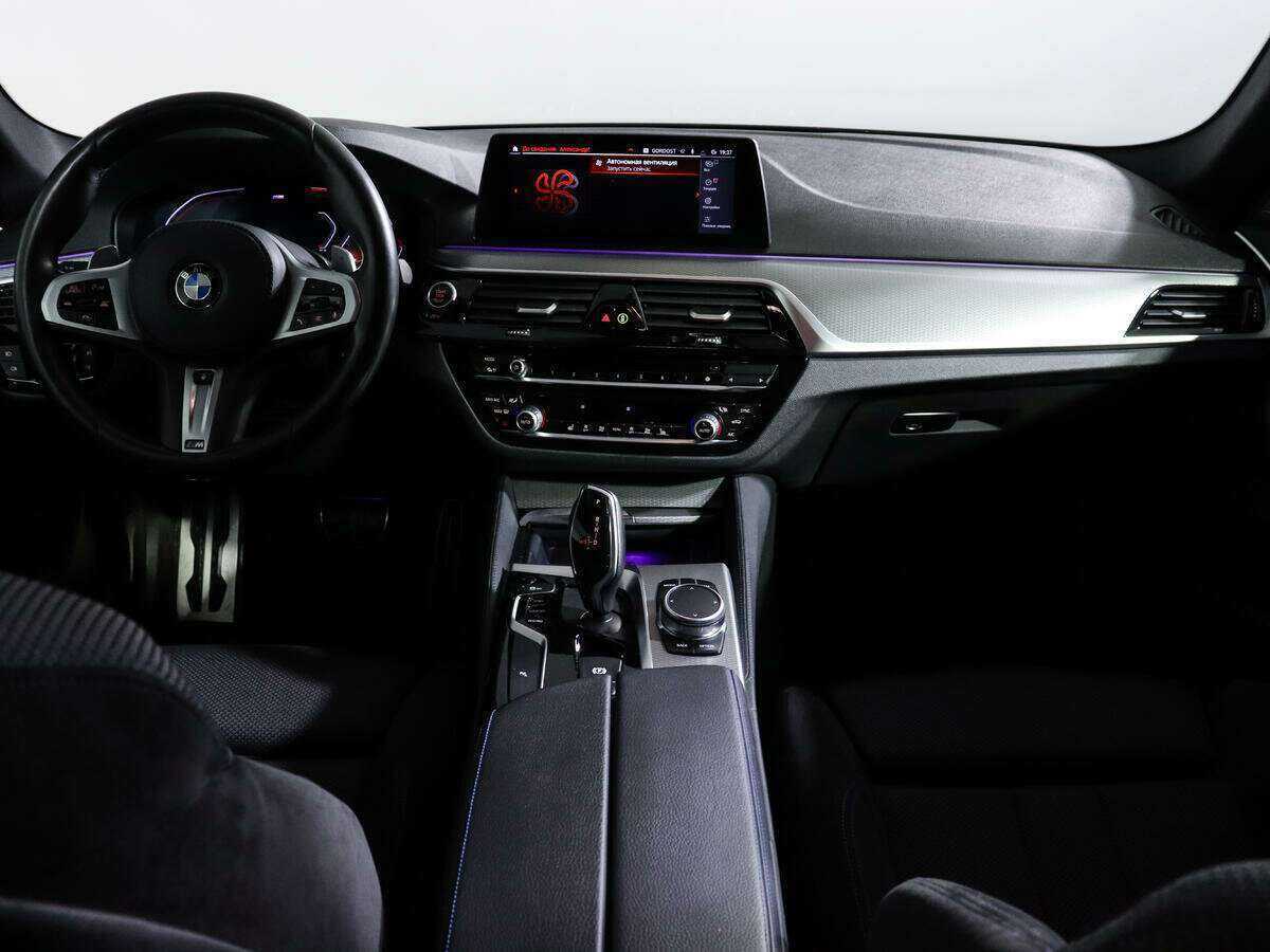 BMW 5 серии 530i xDrive, 2020 Фото №12