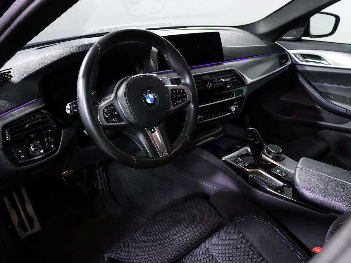 BMW 5 серии 530i xDrive, 2020 Фото №14