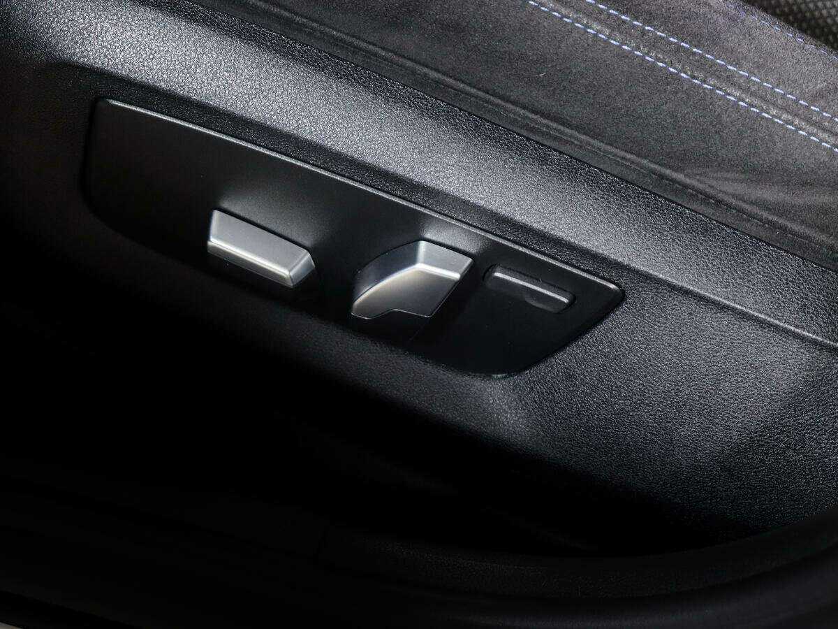 BMW 5 серии 530i xDrive, 2020 Фото №17