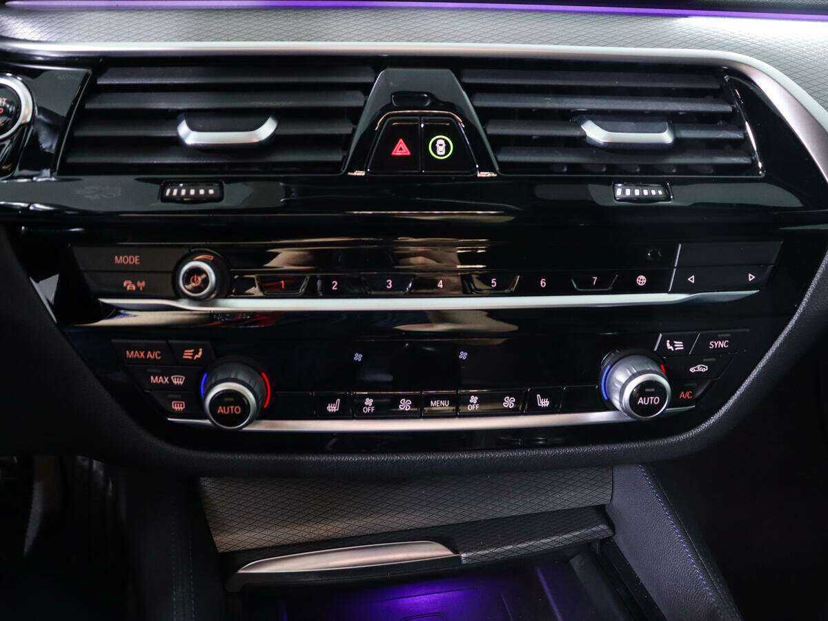 BMW 5 серии 530i xDrive, 2020 Фото №23