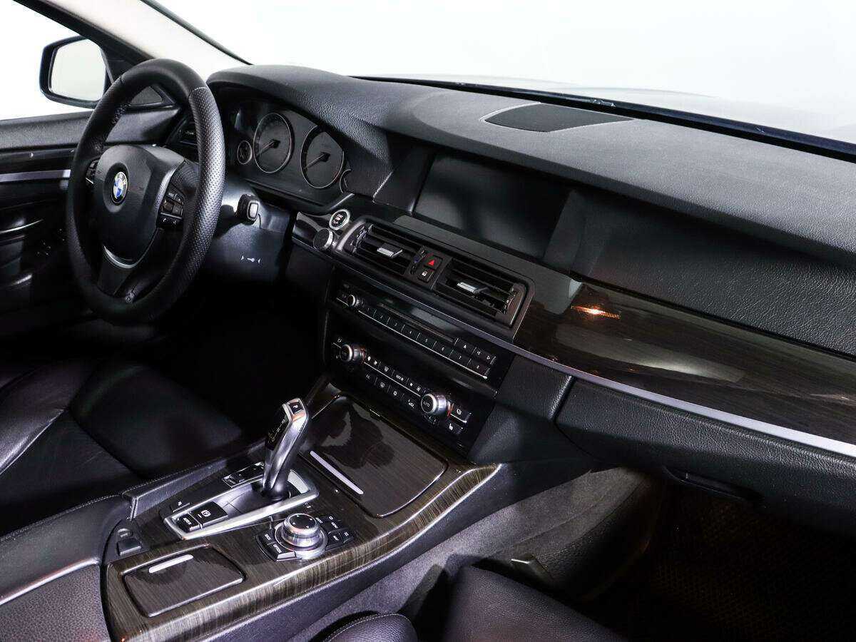 BMW 5 серии 523i, 2011 Фото №7