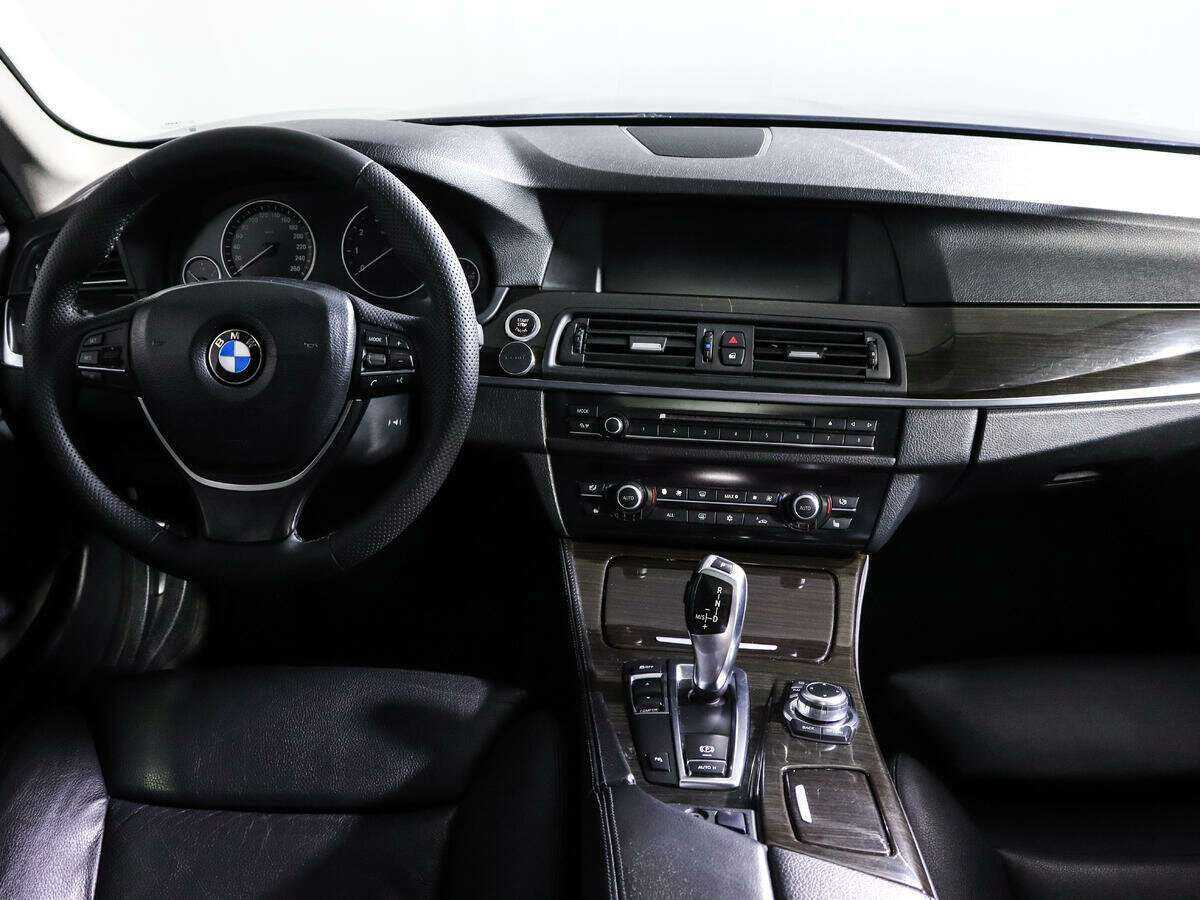 BMW 5 серии 523i, 2011 Фото №9