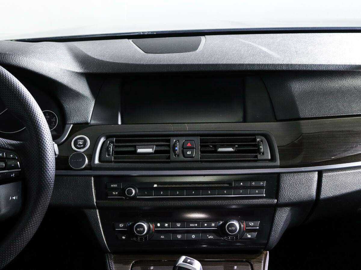 BMW 5 серии 523i, 2011 Фото №10