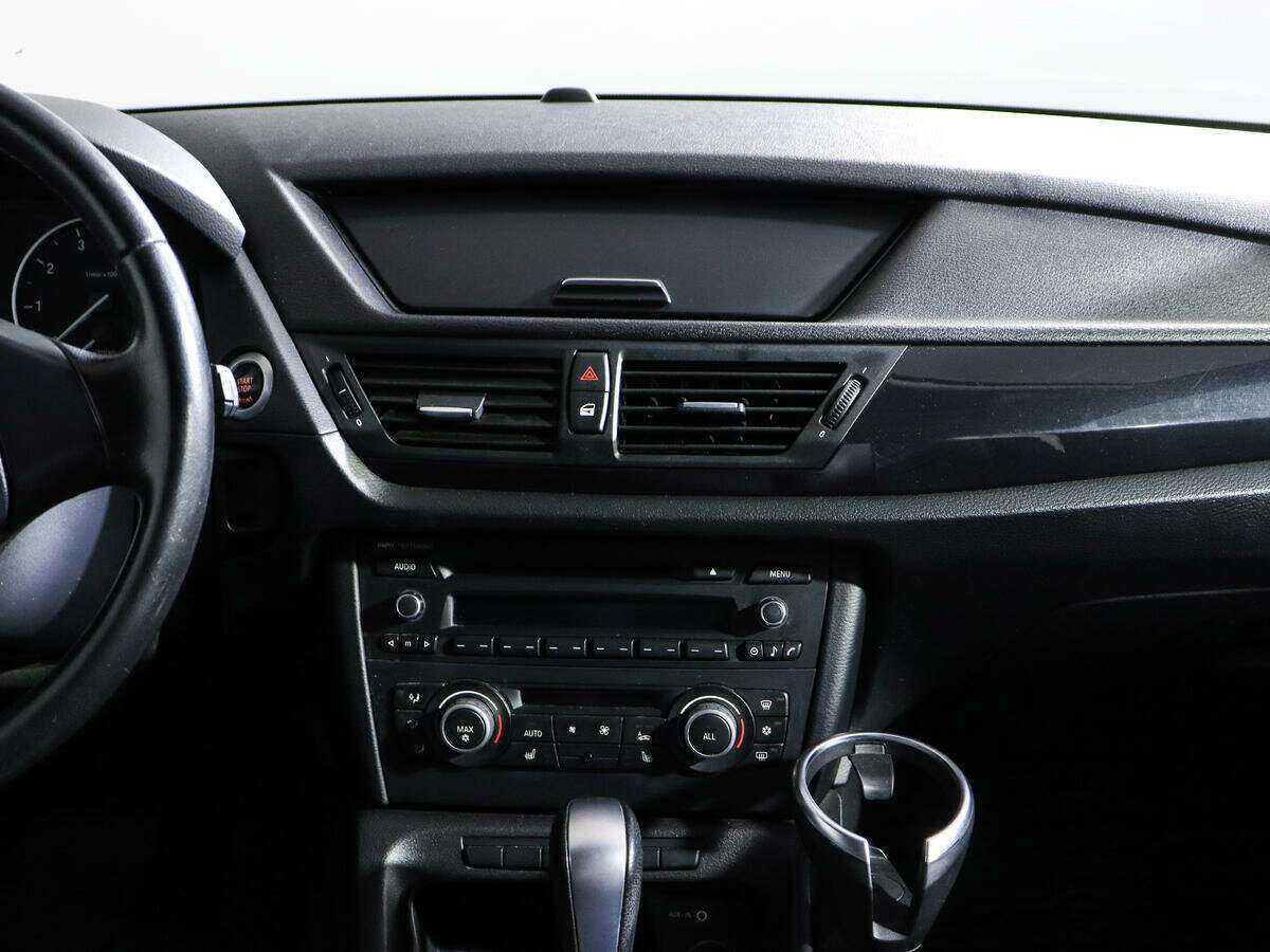 BMW X1 18i, 2011 Фото №11