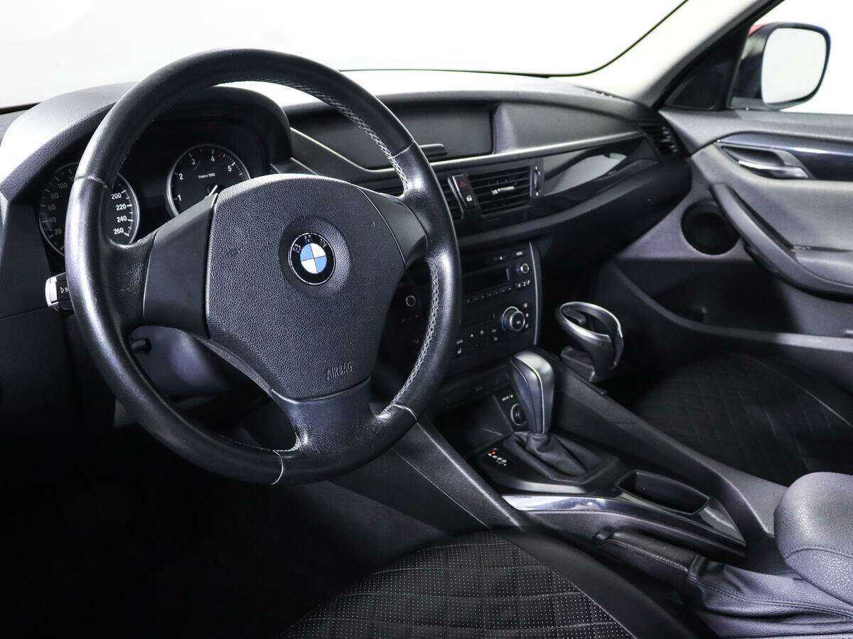 BMW X1 18i, 2011 Фото №12