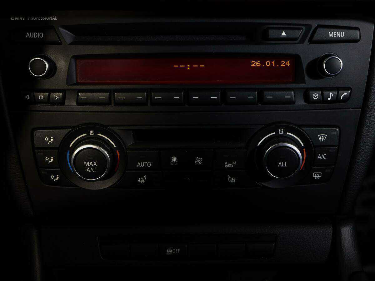 BMW X1 18i, 2014 Фото №15