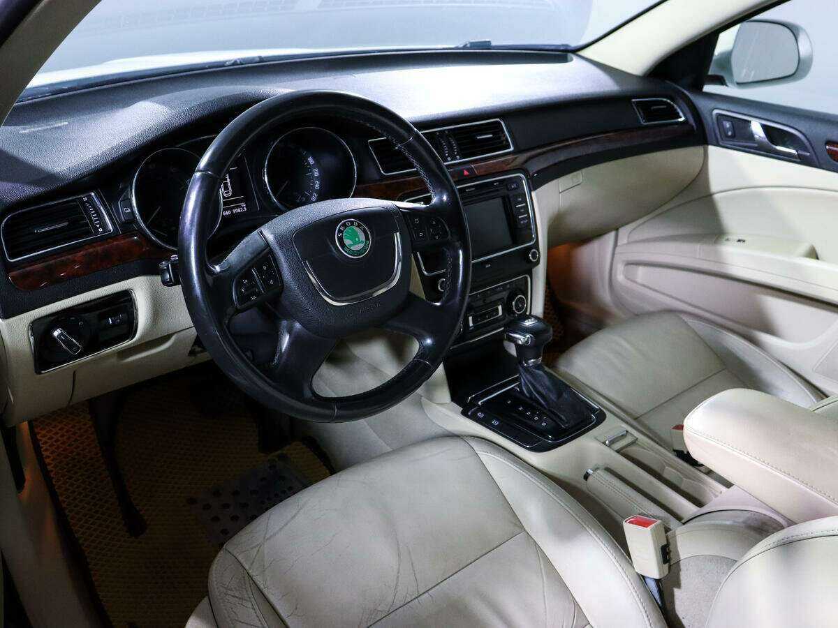 Skoda Superb DSG, 2011 Фото №12