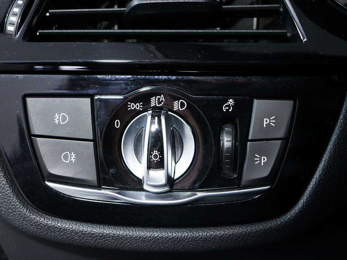 BMW 5 серии 520d xDrive, 2018 Фото №16