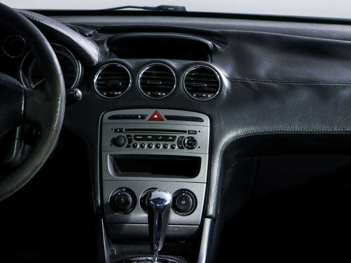 Peugeot 308, 2010 Фото №11