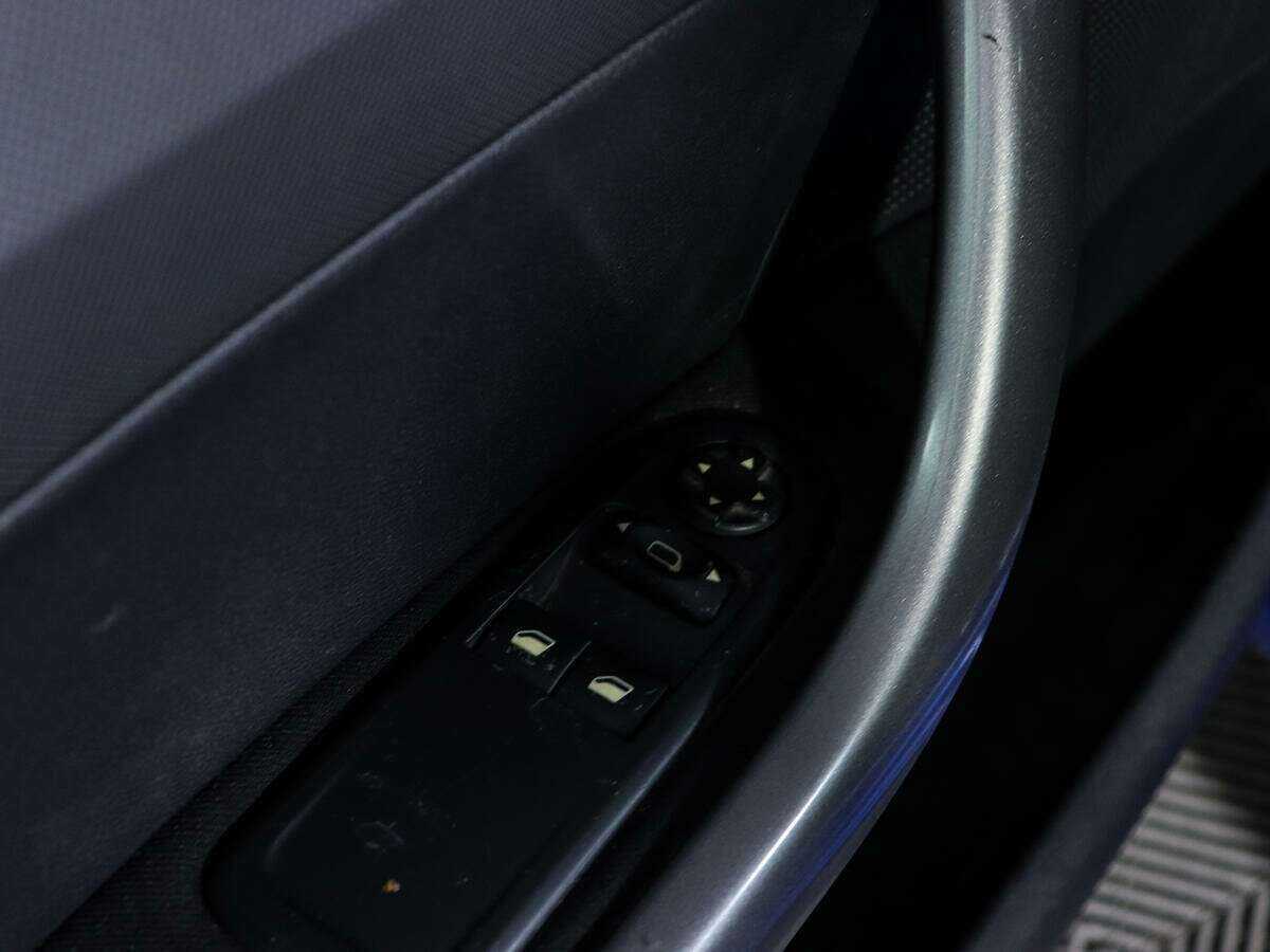 Peugeot 308, 2010 Фото №13