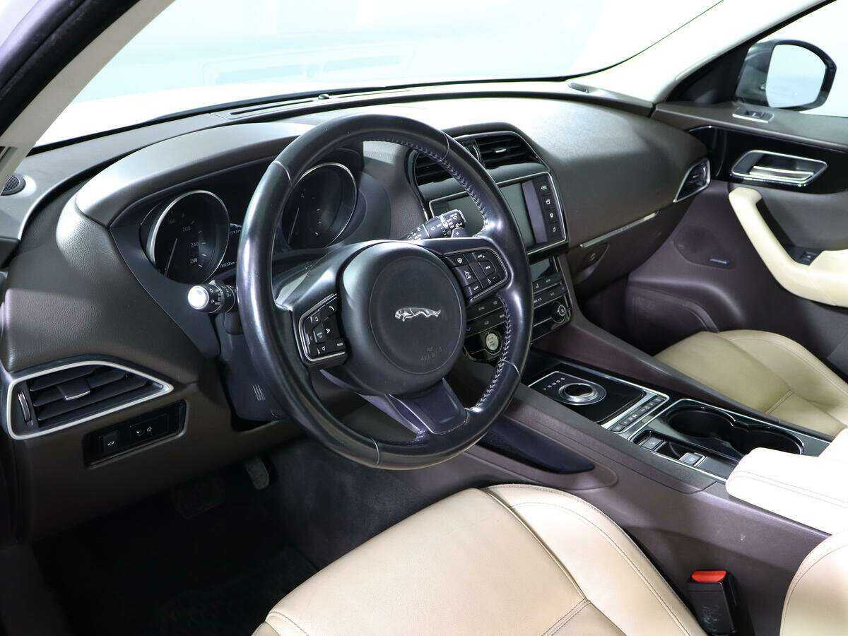 Jaguar F-Pace, 2017 Фото №14