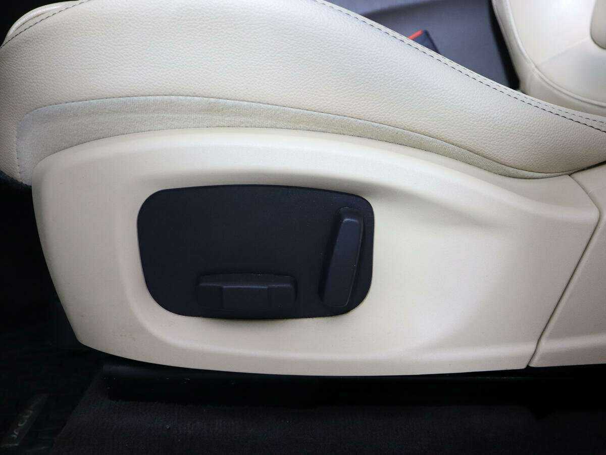 Jaguar F-Pace, 2017 Фото №21