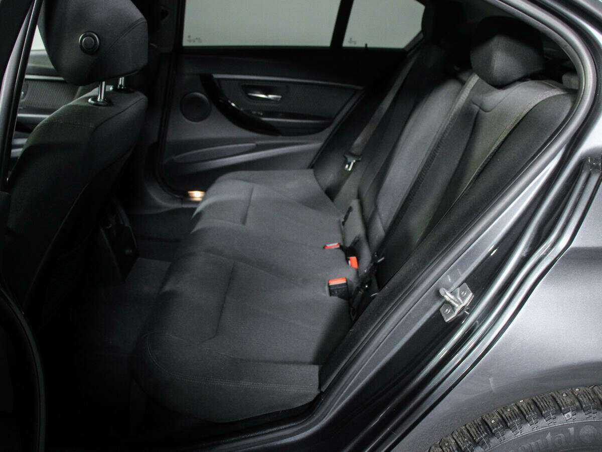 BMW 3 серии 318i, 2017 Фото №9