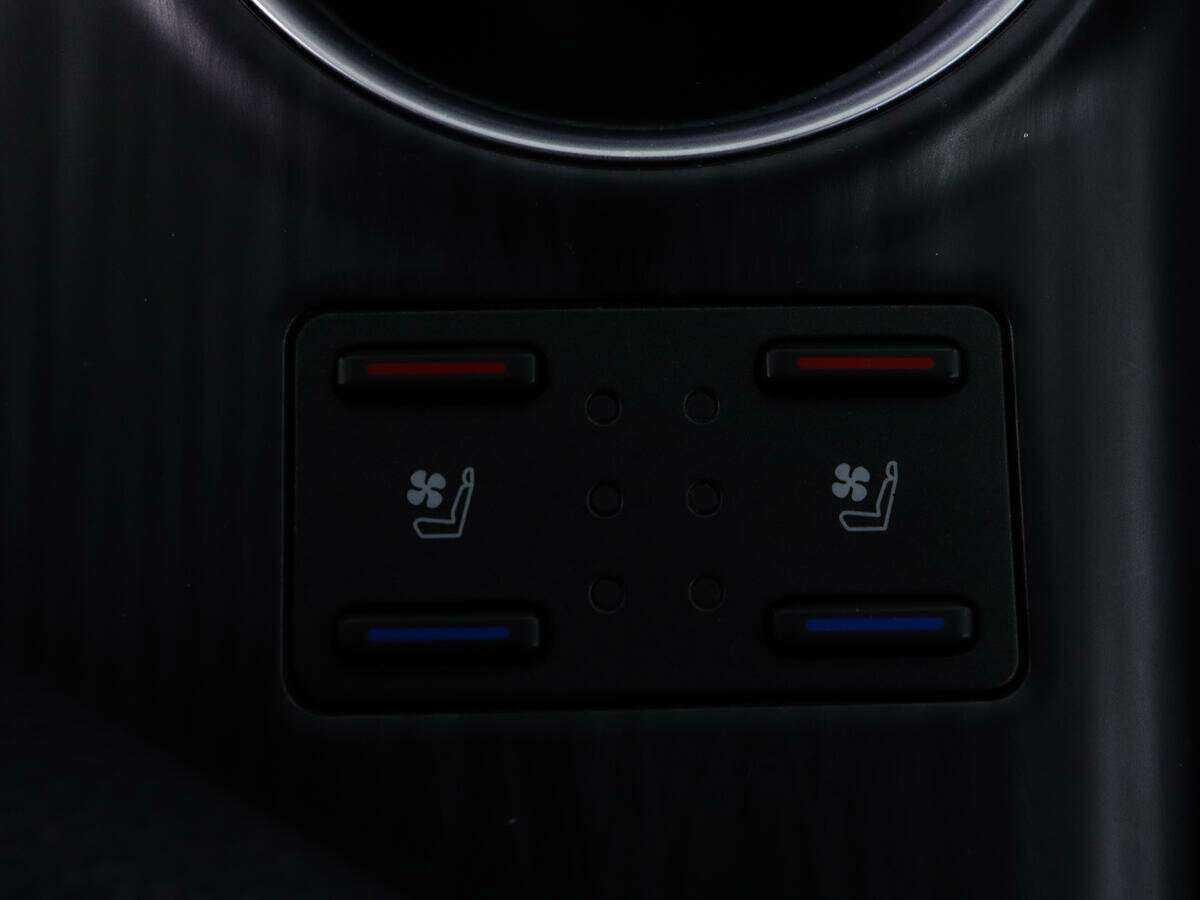 Toyota Camry, 2021 Фото №23