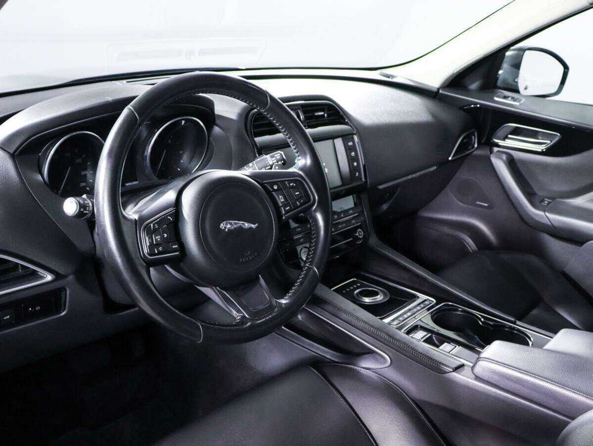 Jaguar F-Pace, 2016 Фото №10