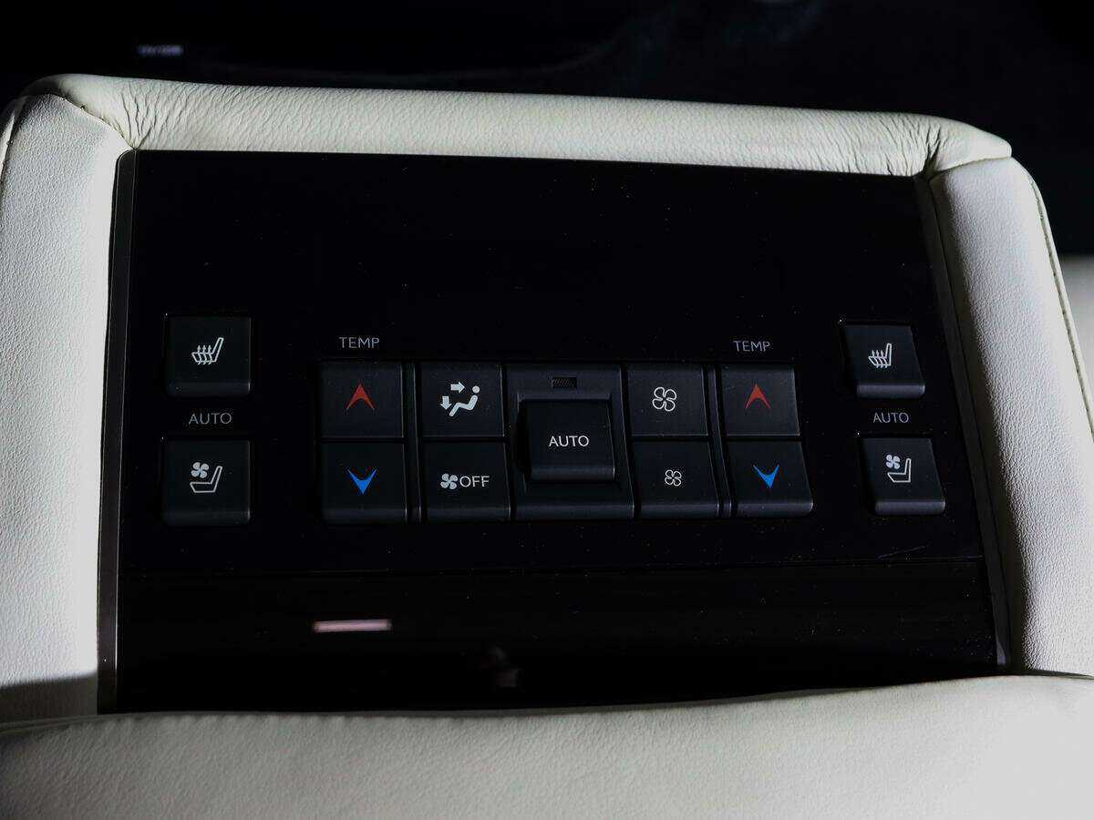 Lexus LX 450d, 2017 Фото №15